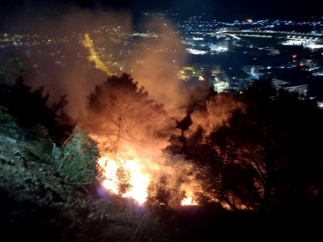 Požar u blizini Hercegovačke Gračanice; Vatrogasci brzo intervenisali