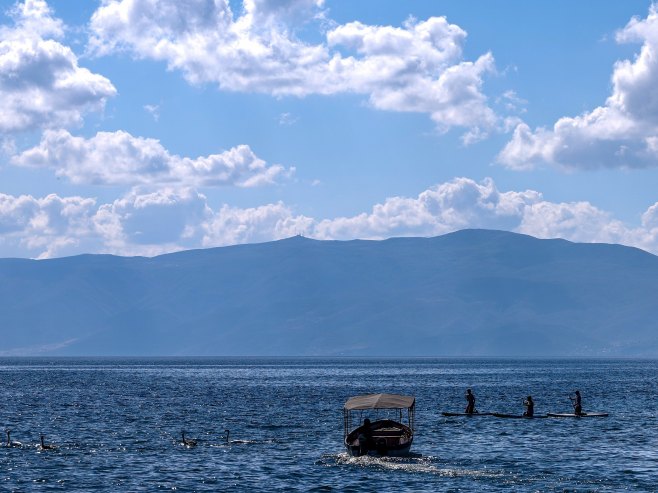Gorio gliser na Ohridskom jezeru, nema povrijeđenih