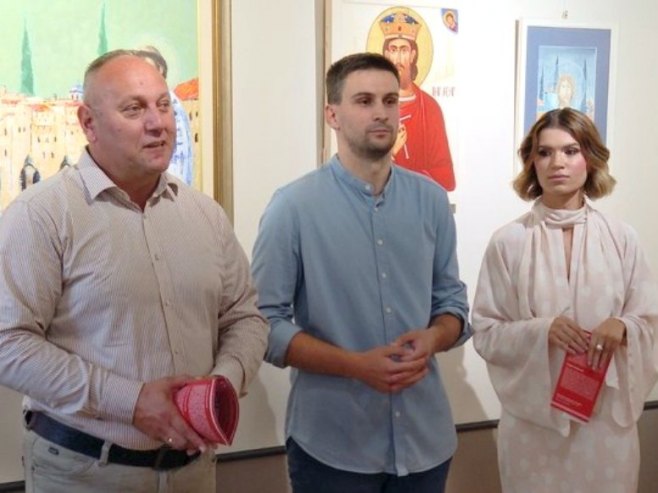"So zemlji": Izložba mladih umjetnika Andree Simić i Stefana Petrovića (VIDEO)