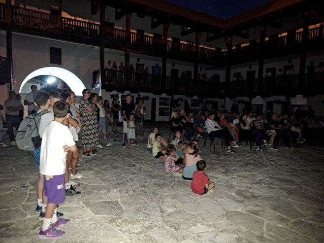 U Andrićgradu odigrana predstava "NjKV" o životu princa Đorđa Karađorđevića