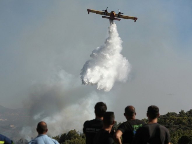 Nastavlja se borba sa požarom na Eviji, evakuacije u toku
