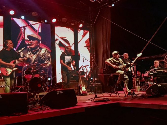 "Јu grupa" i "Galija" oduševili publiku u Andrićgradu
