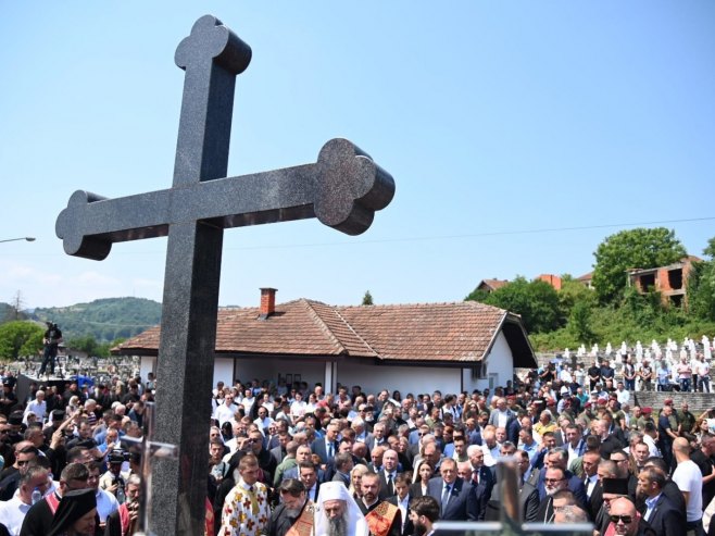 UŽIVO - Bratunac: Obilježavanje stradanja Srba srednjeg Podrinja i regije Birač (FOTO)