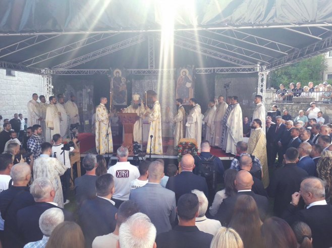 Patrijarh Porfirije u Nevesinju služi Svetu arhijerejsku liturgiju