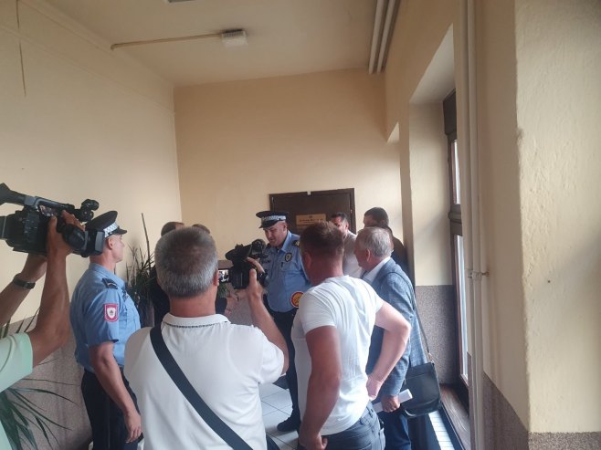 Zaključane kancelarije za predsjednika i potpredsjednika Skupštine grada Teslić; Škrebić obavijestio policiju (FOTO)