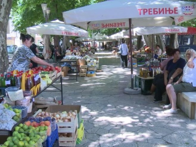 Poskupilo voće na trebinjskoj pijaci