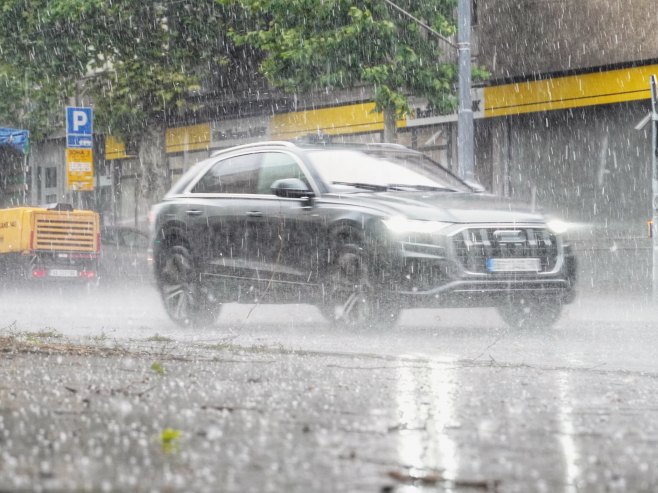 Nevrijeme zahvatilo Crnu Goru, na snazi narandžasti meteoalarm