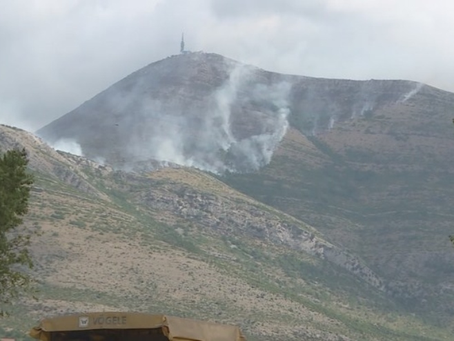 Trebinje: Stanje na požarištu mirnije u odnosu na prethodni dan (FOTO)