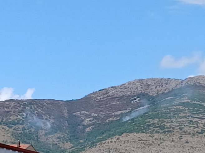 Trebinje: Aktiviran novi požar (FOTO)
