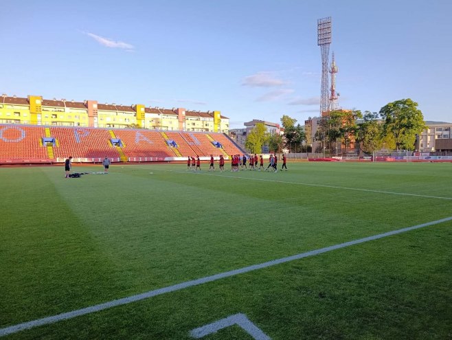 Fudbaleri Santa Kolome treniraju na Gradskom stadionu Fudbaleri Santa Kolome treniraju na Gradskom stadionu - Foto: RTRS