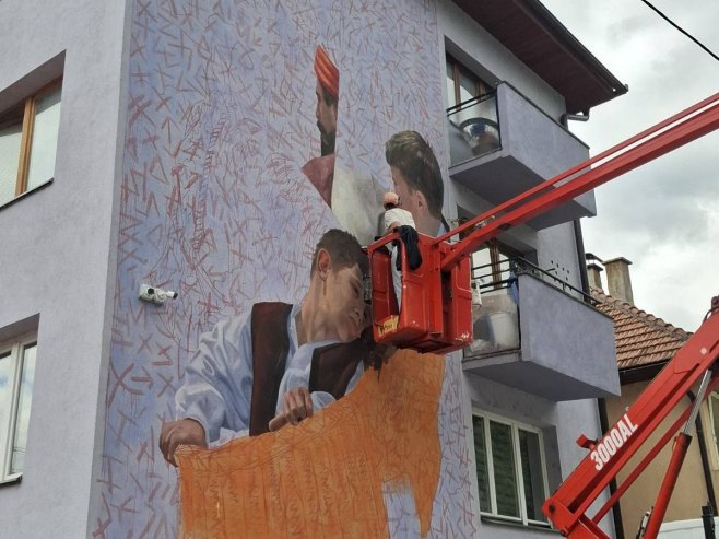 Poznati ulični umjetnik oslikava mural o "danku u krvi" u blizini ćuprije na Drini
