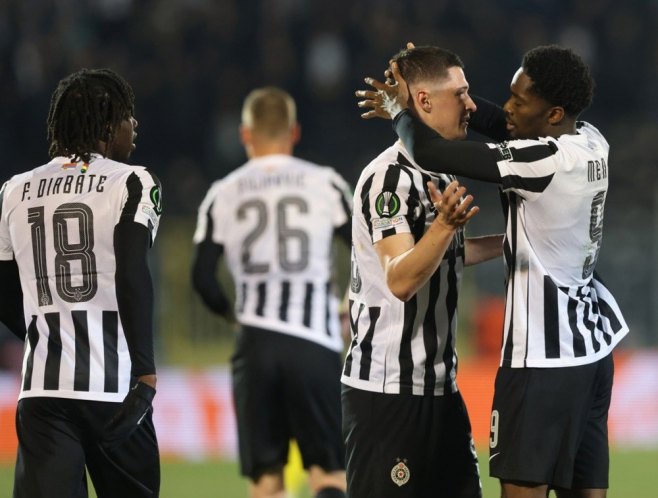 Partizan poražen od AEK-a