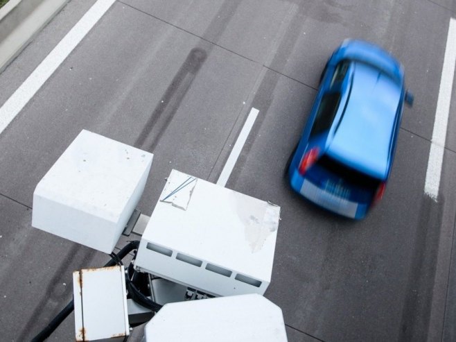 Kažnjena sa 600 evra - vozila 202 kilometra na čas na auto-putu u Bijelom Polju