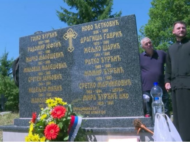 Srbi iz Ilijaša nakon 30 godina podigli spomen-ploču