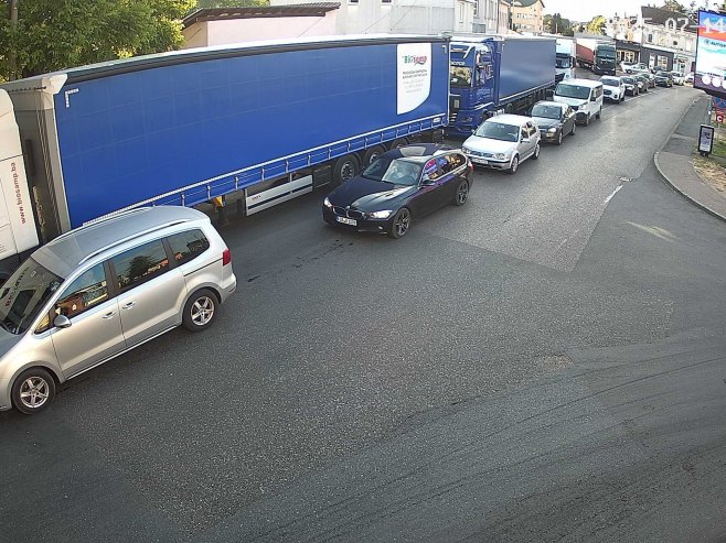 Gužva na graničnim prelazima Gradiška i Velika Kladuša