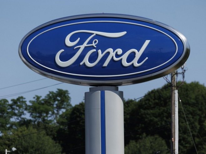 Ford opozvao gotovo 700.000 vozila zbog rizika od požara u motoru