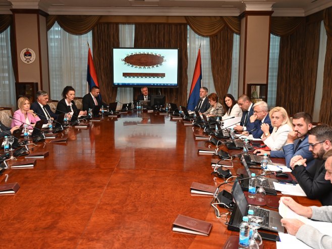 Vlada Srpske: Šmit grubo krši ustavni i pravni sistem u BiH
