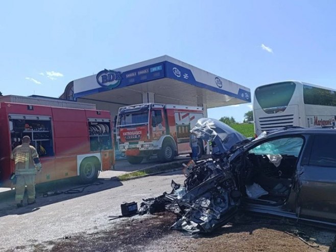Prijedor: U saobraćajnoj nezgodi teško povrijeđen vozač