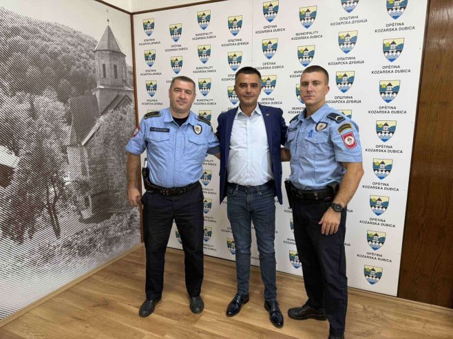 Kozarska Dubica - opština - prijem za policajce - Foto: SRNA