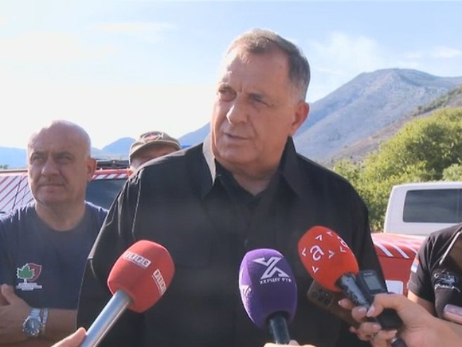 Dodik obišao područje zahvaćeno požarom kod Trebinja: Najvažnije da nema povrijeđenih; Čestitke svim službama (VIDEO)