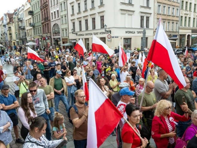 Protesti u Poljskoj (Foto: EPA/TYTUS ZMIJEWSKI POLAND OUT) Protesti u Poljskoj (Foto: EPA/TYTUS ZMIJEWSKI POLAND OUT) -