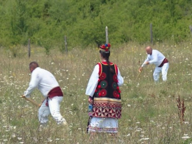 U Strojicama kod Šipova održan 16. Јanjski višeboj (VIDEO)