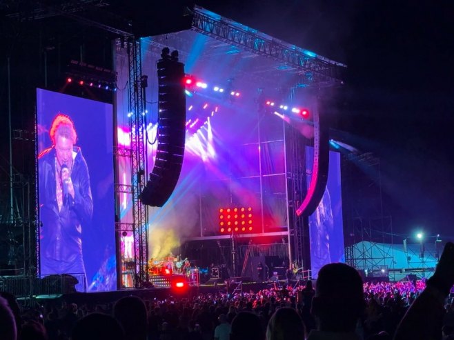 Više od tri sata rok spektakla na Ušću: Guns N' Roses održali koncert pred 50.000 ljudi (FOTO)