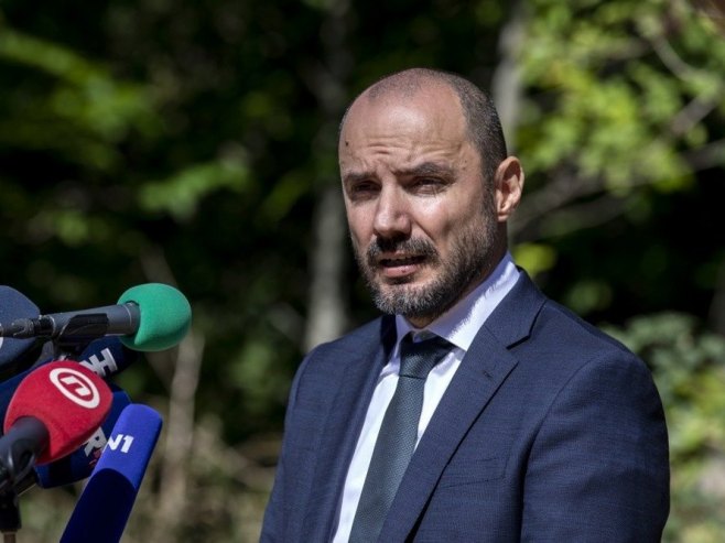 Predsjednik SNV dobio prijetnje u pismu potpisanom ustaškim pozdravom