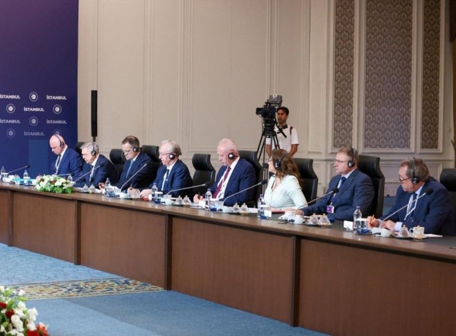 Medinski: Svi prethodni dogovori realizovani, postoje preduslovi za susret Putin-Zelenski