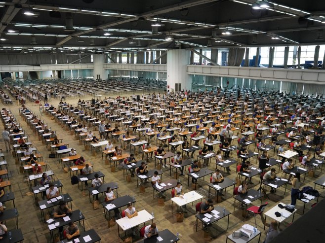 Počelo polaganje prijemnih ispita u Beogradu