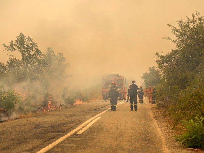 Požar na Kipru (Foto: EPA/DIMITRIS ALEXOUDIS) - 