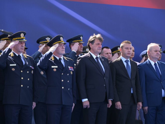 Goganović na promociji nove generacije podoficira Vojske Srbije