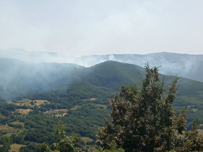 Hrvatska šalje kanader da gasi požar u Prozor-Rami; Upozorenje za kupače i vozače (FOTO)