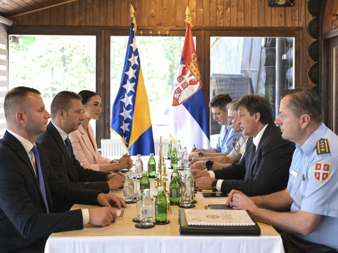 Gašić i Goganović (Foto: TANJUG/ MINISTARSTVO ODBRANE) Gašić i Goganović (Foto: TANJUG/ MINISTARSTVO ODBRANE) -