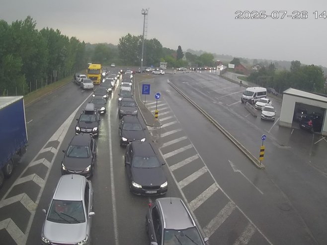 Duge kolone vozila na graničnim prelazima