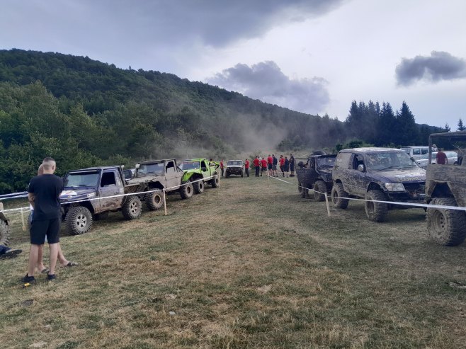 DŽipijada u Šipovu okupila stotinjak učesnika