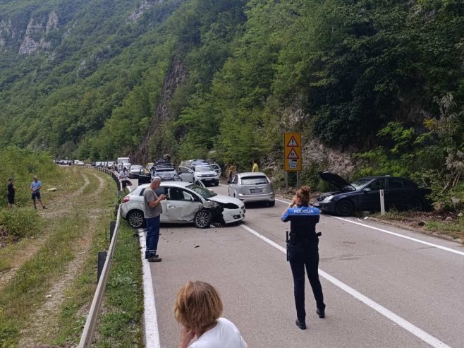 Teška saobraćajna nezgoda u mjestu Vlasinje kod Јajca