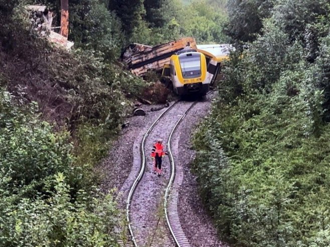 Najmanje četiri osobe poginule, 34 povrijeđene u Njemačkoj (FOTO)
