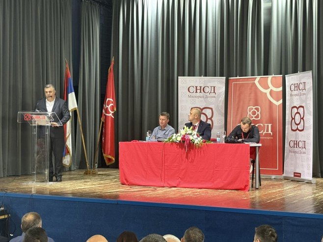 Đurić reizabran na mjesto predsjednika GO SNSD-a Teslić (FOTO)