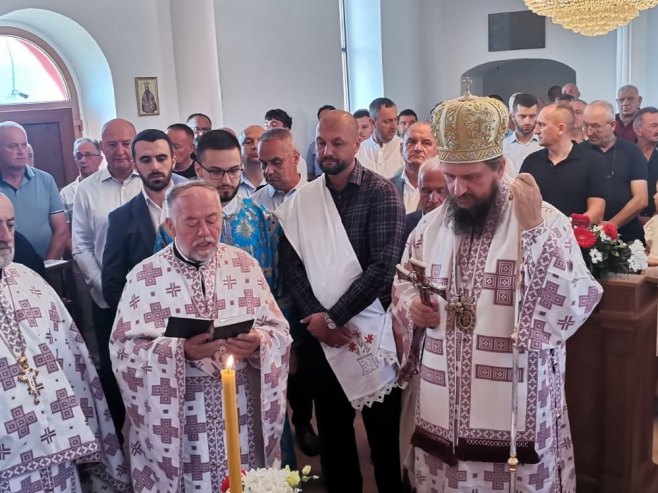 Liturgija u hramu Svetog proroka Ilije u Bravsku - Foto: RTRS