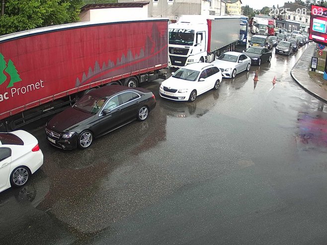 Granični prelaz Gradiška (foto: ams-rs.com) Granični prelaz Gradiška (foto: ams-rs.com) -