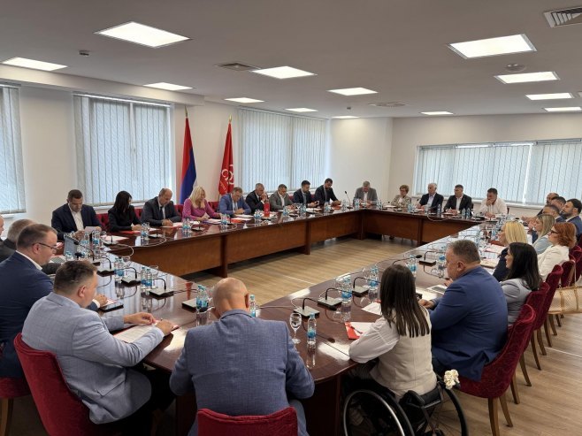 U Banjaluci sjednica Predsjedništva SNSD-a; Konferencija za novinare na RTRS (FOTO)
