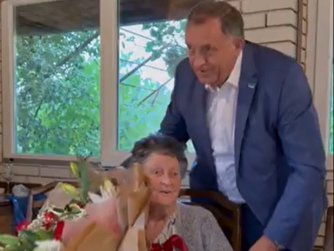 Dodik stigao i majci na rođendan (VIDEO)