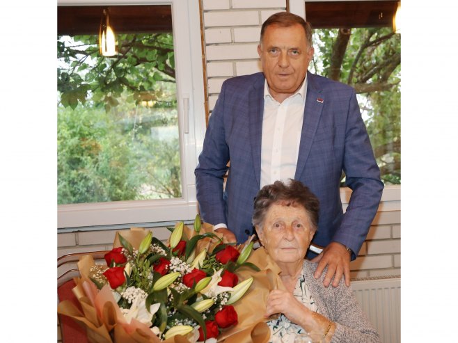 Dodik stigao i majci na rođendan (VIDEO)