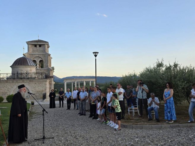 U Prebilovcima otvorena izložba "Od smrti je jače vaskrsenje"