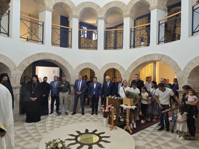 Dodik i Stevandić u Prebilovcima -  mjestu stradanja srpskog naroda (FOTO)
