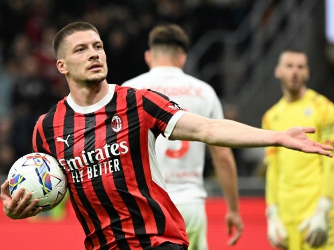 AEK obradovao navijače - Luka Јović zvanično u Atini (FOTO/VIDEO)