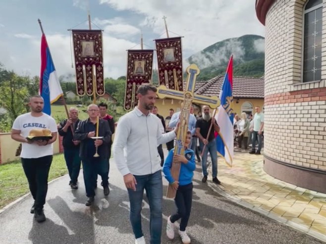 Rudo: Crkvu u selu Mokronozi od ove godine krasi Časni krst osveštan na grobu Isusa Hrista (VIDEO)
