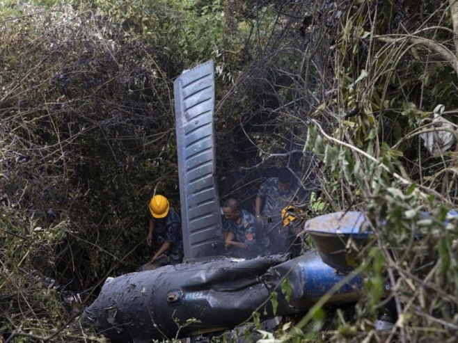 Pad helikoptera (foto: EPA/NARENDRA SHRESTHA - ilustracija) - 