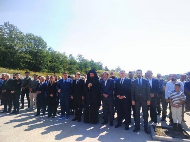 Parastos za stradale na Petrovačkoj cesti: Nikoga ne mrzimo, čekamo pravdu (FOTO)